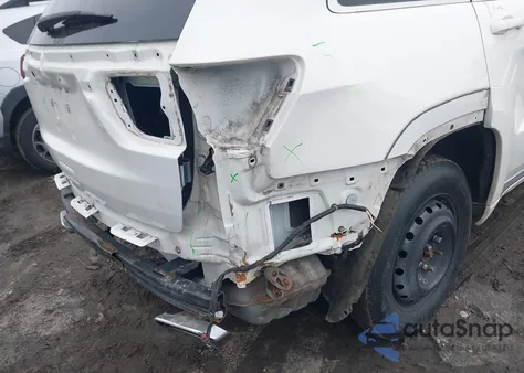 2015 Jeep Grand Cherokee Summit z USA, uszkodzony, nr VIN 1C4RJEJG4FC798572